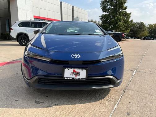 2025 Toyota Prius LE