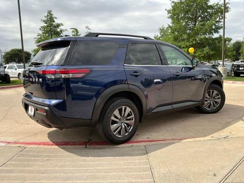 Deep Ocean Blue 2025 Nissan Pathfinder SV FWD