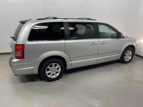 Photo 2 of 41 of 2010 Chrysler Town & Country Touring