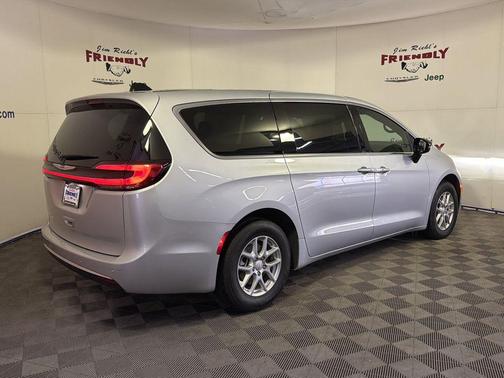 2026 Chrysler Pacifica L