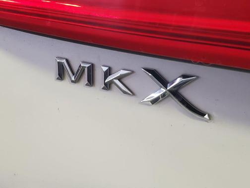 White Platinum Metallic Tri-Coat 2018 Lincoln MKX Reserve