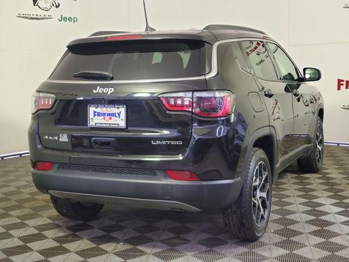 Diamond Black Crystal Pearlcoat 2024 Jeep Compass Limited