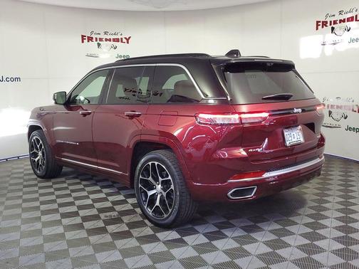 2025 Jeep Grand Cherokee Summit