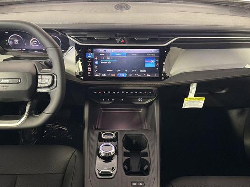 Silver Zynith Clearcoat 2026 Jeep Cherokee Limited