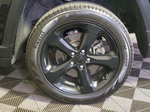 Diamond Black Crystal Pearlcoat 2025 Jeep Grand Cherokee L Limited