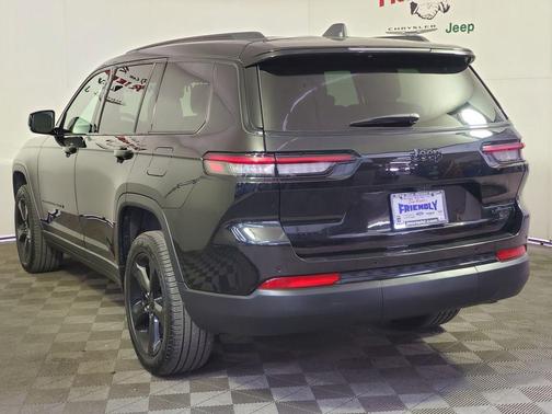 Diamond Black Crystal Pearlcoat 2025 Jeep Grand Cherokee L Limited