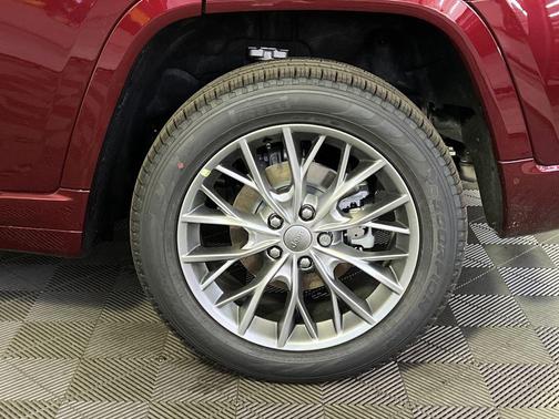 2025 Jeep Grand Cherokee Summit