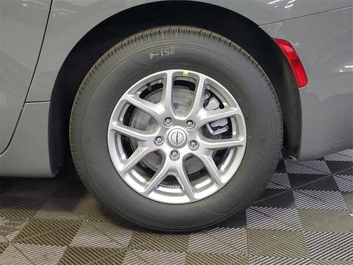 2025 Chrysler Pacifica L