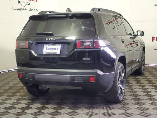 Diamond Black Crystal Pearlcoat 2026 Jeep Cherokee Overland