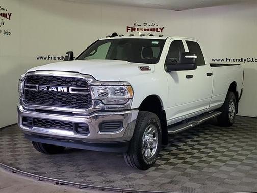 2024 RAM 2500 Tradesman Crew Cab 4x4 8' Box