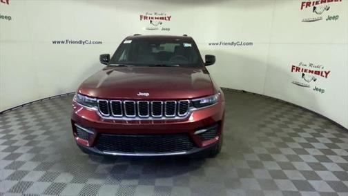 2025 Jeep Grand Cherokee Laredo