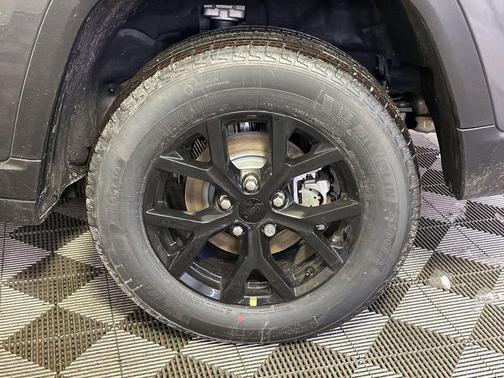 2026 Jeep Grand Cherokee Altitude