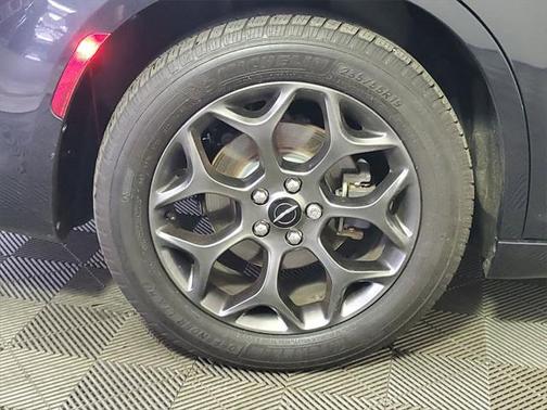 2018 Chrysler 300 S