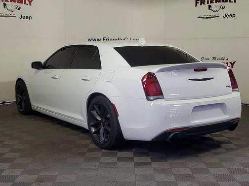 2023 Chrysler 300 C