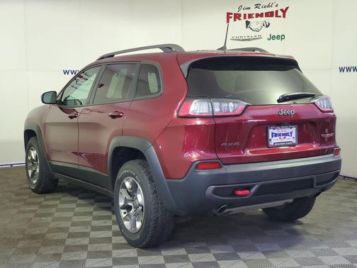 Velvet Red Pearlcoat 2019 Jeep Cherokee Trailhawk