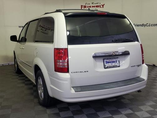 2009 Chrysler Town & Country Touring