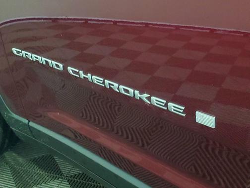 2024 Jeep Grand Cherokee Laredo