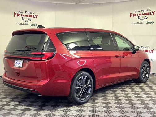 2026 Chrysler Pacifica L
