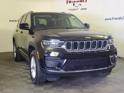 2023 Jeep Grand Cherokee Laredo