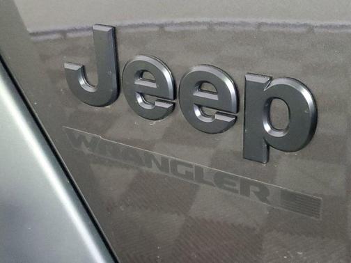 Granite Crystal Metallic Clearcoat 2026 Jeep Wrangler Sport S