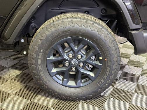 Black Clearcoat 2026 Jeep Wrangler 85th Anniversary
