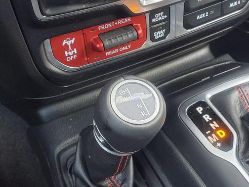 Black Clearcoat 2022 Jeep Wrangler Rubicon