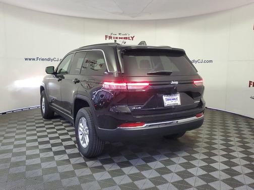 2025 Jeep Grand Cherokee Laredo