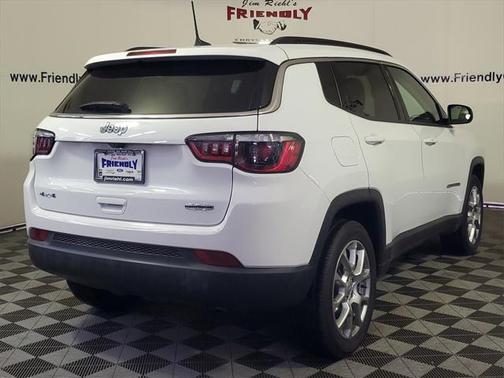 2022 Jeep Compass Latitude Lux