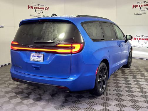 2026 Chrysler Pacifica L