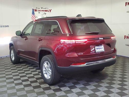 2025 Jeep Grand Cherokee Laredo