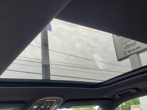 Bright White Clearcoat 2024 Jeep Grand Cherokee Limited