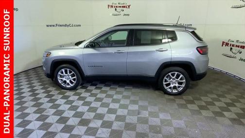 2022 Jeep Compass Latitude Lux