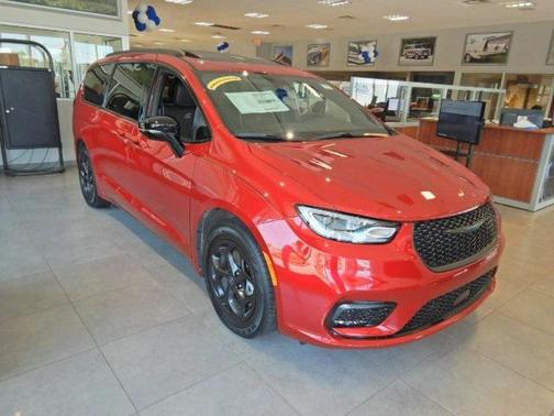 2025 Chrysler Pacifica Hybrid Premium S Appearance Pkg