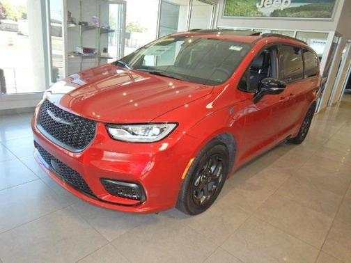2025 Chrysler Pacifica Hybrid Premium S Appearance Pkg