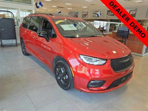 2025 Chrysler Pacifica Hybrid Premium S Appearance Pkg