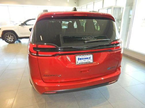 2025 Chrysler Pacifica Hybrid Premium S Appearance Pkg