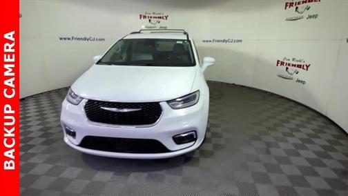 Bright White Clearcoat 2021 Chrysler Pacifica Touring L