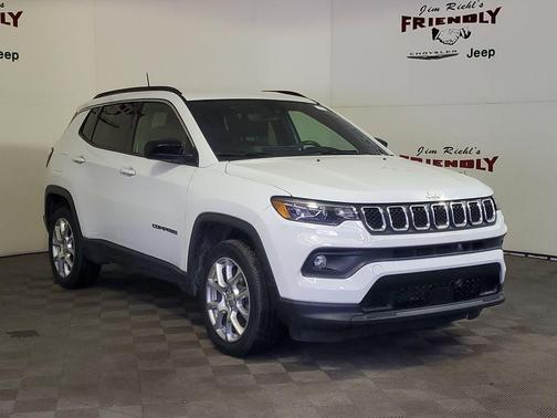 2023 Jeep Compass Latitude Lux