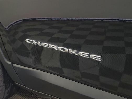 Diamond Black Crystal Pearlcoat 2021 Jeep Cherokee Limited