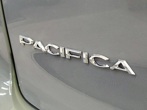 2025 Chrysler Pacifica L