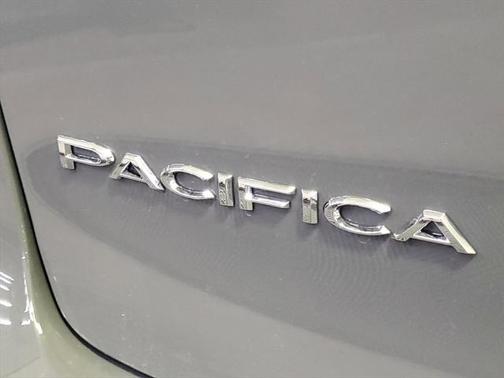 2025 Chrysler Pacifica L
