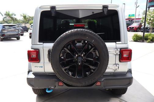 Silver Zynith Clearcoat 2024 Jeep Wrangler 4xe Sahara