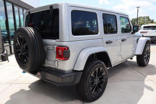 Silver Zynith Clearcoat 2024 Jeep Wrangler 4xe Sahara