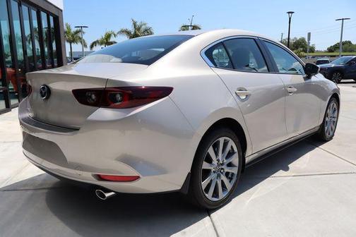Platinum 2026 Mazda Mazda3 FWD w/Preferred Package