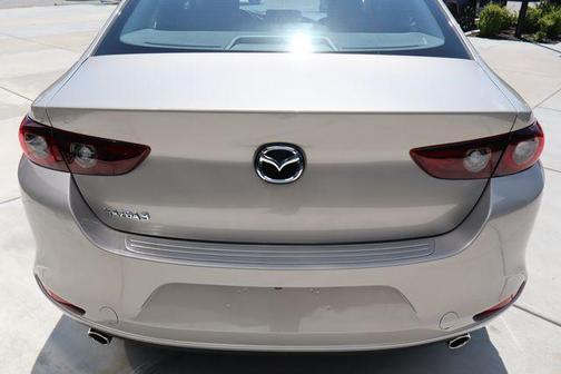 Platinum 2026 Mazda Mazda3 FWD w/Preferred Package