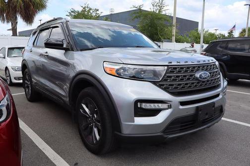 Iconic Silver Metallic 2023 Ford Explorer XLT