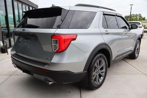 Iconic Silver Metallic 2023 Ford Explorer XLT