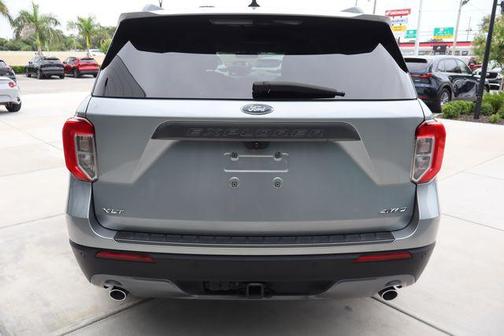 Iconic Silver Metallic 2023 Ford Explorer XLT