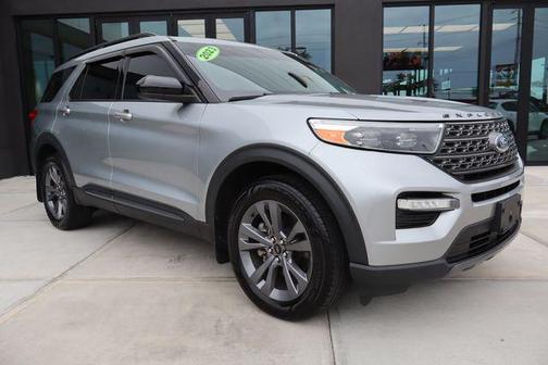 Iconic Silver Metallic 2023 Ford Explorer XLT