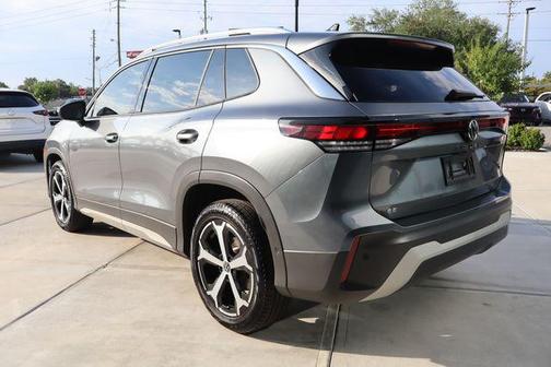 Platinum Gray Metallic 2025 Volkswagen Tiguan 2.0T SE